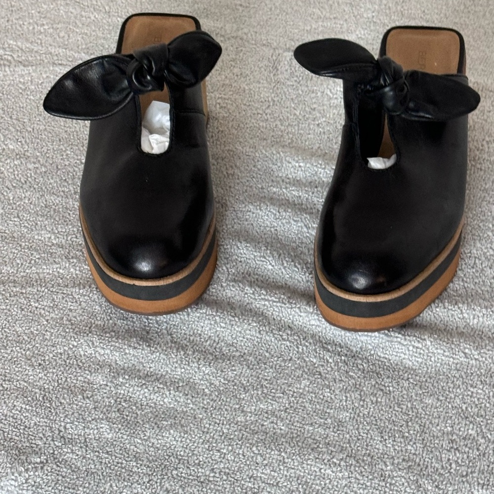 Bernardo Black Mules with Bow and Block Heel - Picture 8 of 12